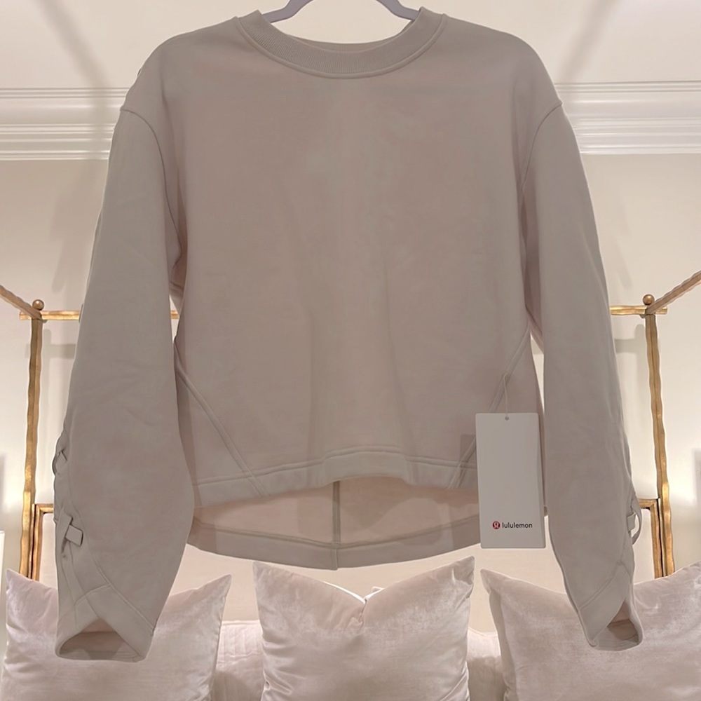 Lululemon braided sleeve pullover Tan size 6